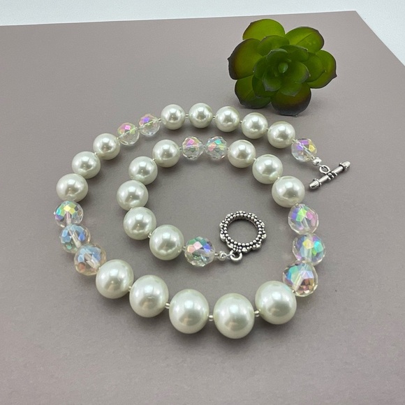 Swarovski White Crystal Pearl & Vtg Aurora Borealis Crystal Necklace & Earrings - Picture 14 of 15